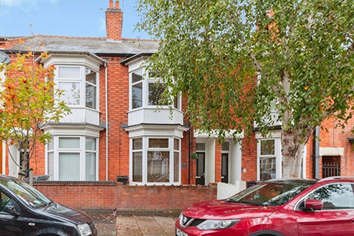 3 Bedroom Semi-Detached House For Sale In Cambridge Street, Leicester, Leicestershire, LE3