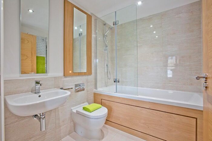 3 Bedroom Town House To Rent In Stoneywood Brae, Aberdeen, Aberdeen City, AB21