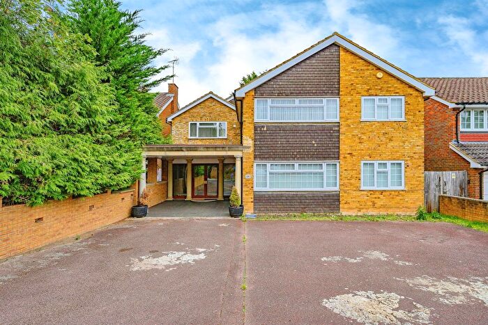 6 Bedroom Detached House For Sale In Ringwood Road, Luton, LU2