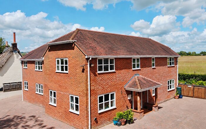 4 Bedroom Detached House For Sale In Hollybush Lane, Knowle, Pewsey, Wiltshire, SN9