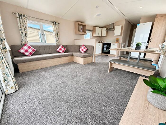 2 Bedroom Mobile/park Home For Sale In Burghead Holiday Park, Station Ct Elgin, IV30