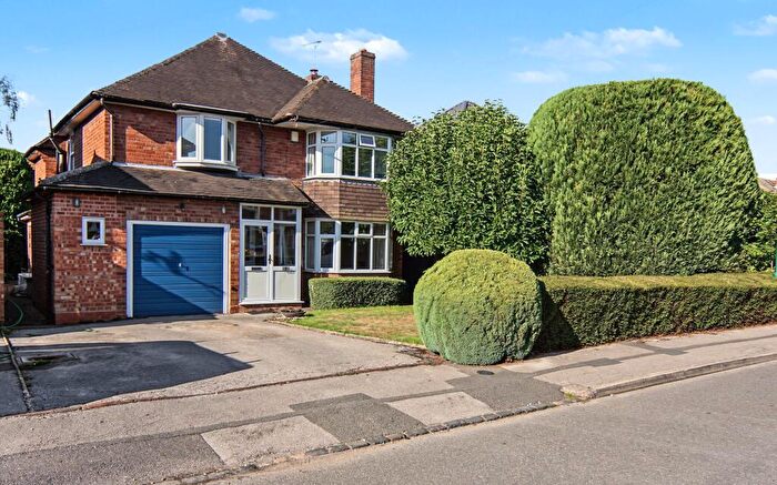 4 Bedroom Detached House For Sale In Clive Road, Balsall Common, CV7