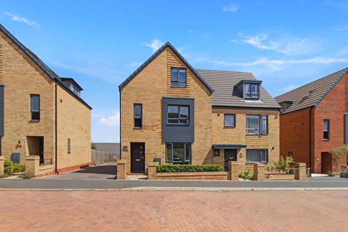 4 Bedroom Semi-Detached House For Sale In Strothers Avenue, Malvern, WR14