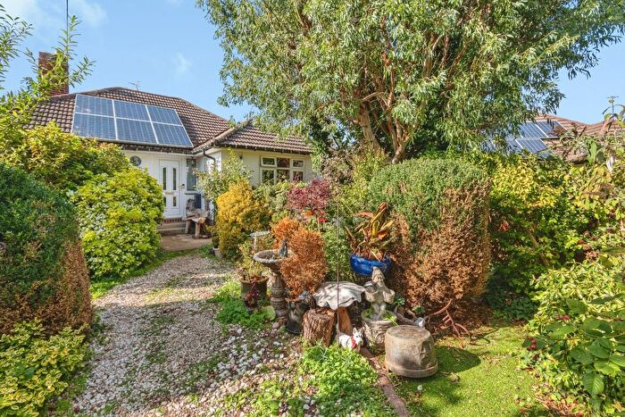 3 Bedroom Bungalow For Sale In Mountway Close, Bishops Hull, Taunton, Somerset, TA1