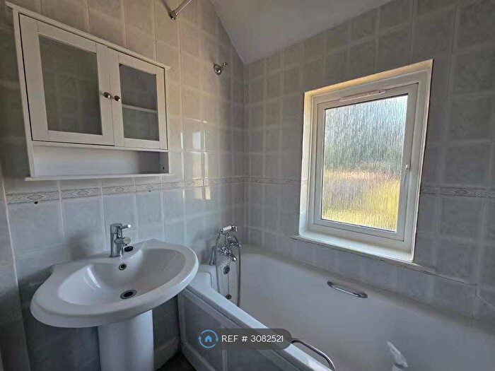3 Bedroom Terraced House To Rent In Darcy Avenue, Wallington, SM6