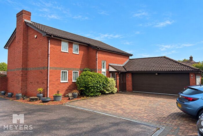 5 Bedroom Detached House For Sale In Littledown Drive, Bournemouth, BH7