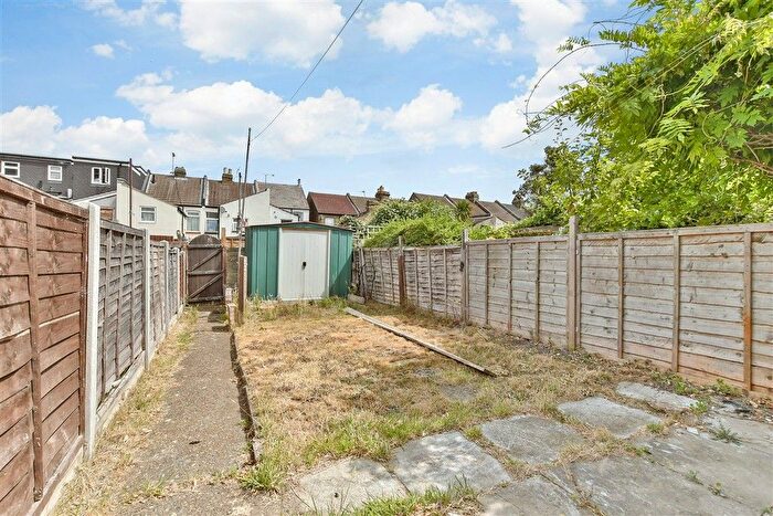 3 Bedroom Terraced House For Sale In Livingstone Road, Gillingham, Kent, ME7