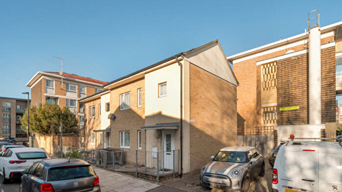2 Bedroom Semi-Detached House For Sale In Whitethorn Street, London, E3
