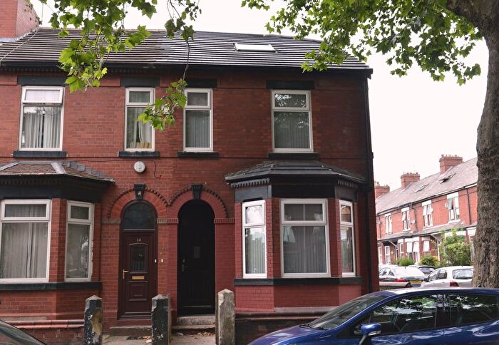 6 Bedroom End Of Terrace House For Sale In Hamilton Road, Manchester, M13