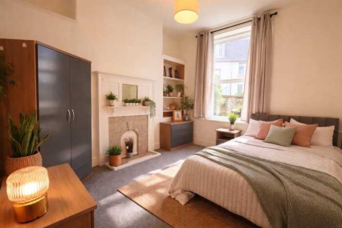 7 Bedroom Property To Rent In Carlton Terrace, PL1