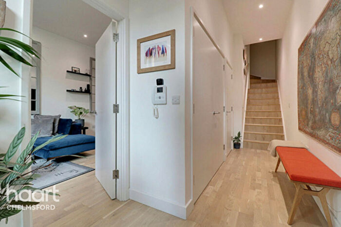 2 Bedroom Duplex For Sale In Burgess Springs, Chelmsford, CM1
