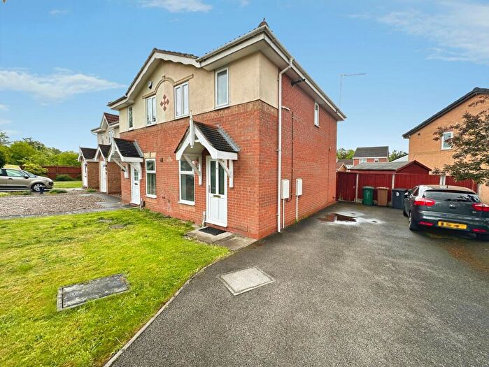2 Bedroom Semi-Detached House For Sale In Arnside Close, Church Gresley, DE11