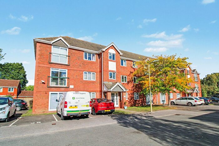 1 Bedroom Flat For Sale In Corfe Way, Farnborough, GU14