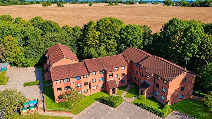 2 Bedroom Flat For Sale In Woodhall Farm, Hemel Hempstead, HP2