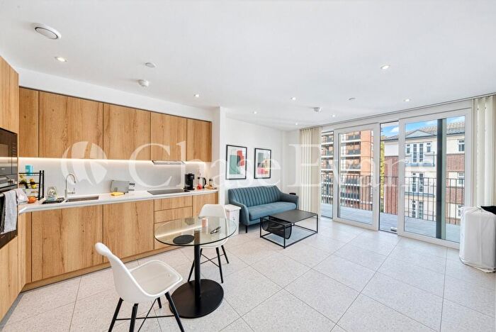 1 Bedroom Flat To Rent In Georgette Apartments, Sidney Street, Whitechapel, London, E1