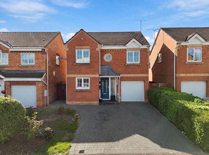 4 Bedroom Detached House For Sale In Redwing Close, Stevenage, SG2