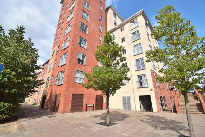 2 Bedroom Flat For Sale In Basing House, Reading, RG30