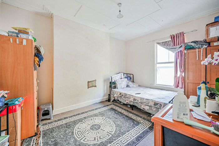 4 Bedroom Terraced House For Sale In Stopford Road, Plaistow, London, E13