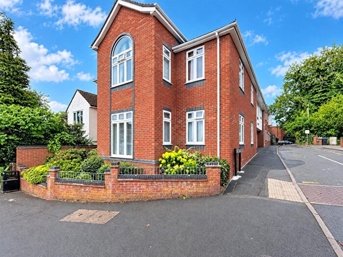 2 Bedroom Apartment For Sale In The Blundells, Kenilworth, CV8