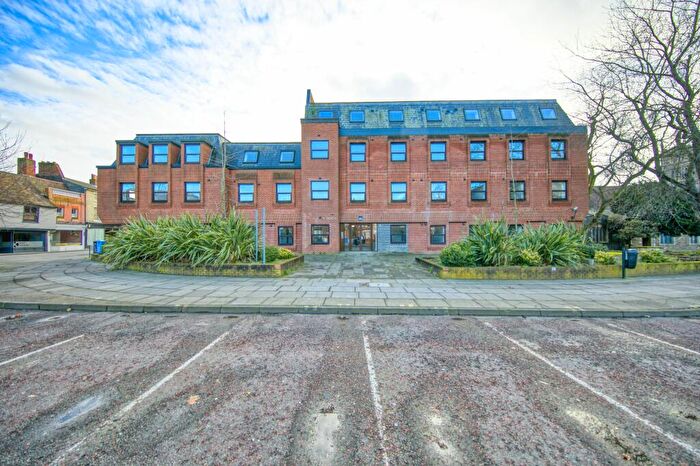 1 Bedroom Apartment To Rent In Cromwell Square, IP1
