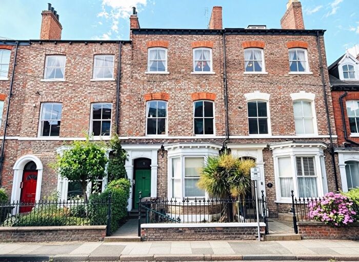 2 Bedroom Flat For Sale In Portland Street, York, YO31