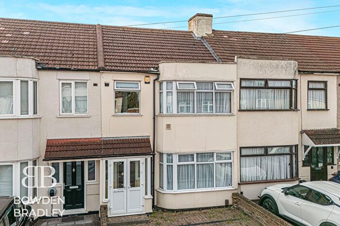 3 Bedroom Terraced House For Sale In Stanley Road, Dagenham, RM8