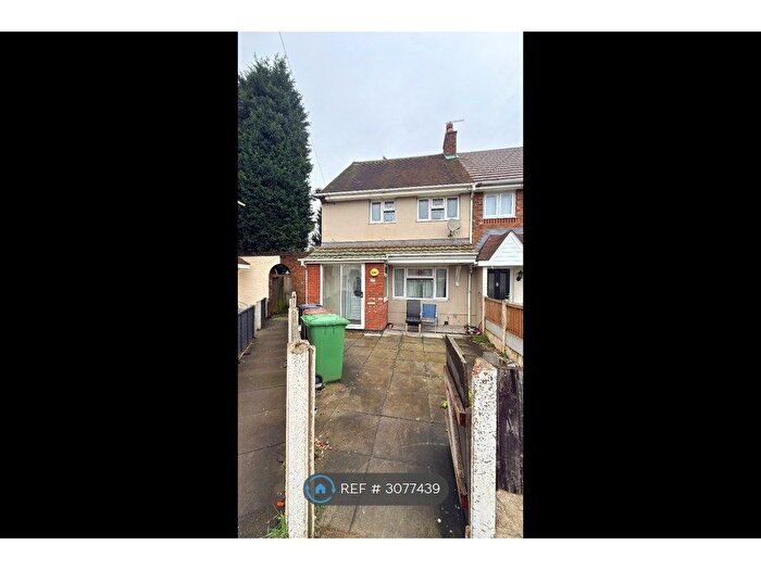 3 Bedroom End Of Terrace House To Rent In Fleming Road, Walsall, WS2