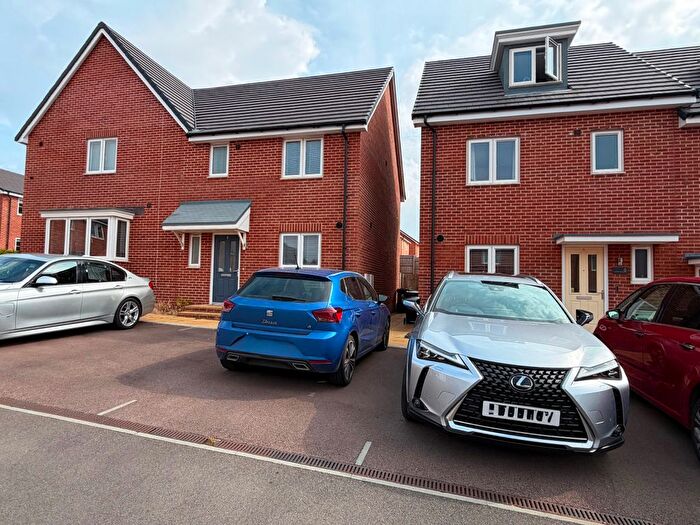 3 Bedroom Semi-Detached House For Sale In Snowdrop Crescent, Lydney, GL15