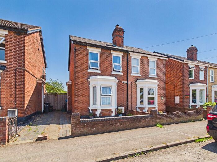 3 Bedroom Semi-Detached House For Sale In Eastern Avenue, Gloucester, GL4