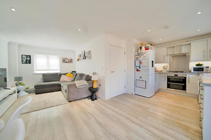 3 Bedroom Detached House For Sale In May Farm Walk, Weymouth, DT4
