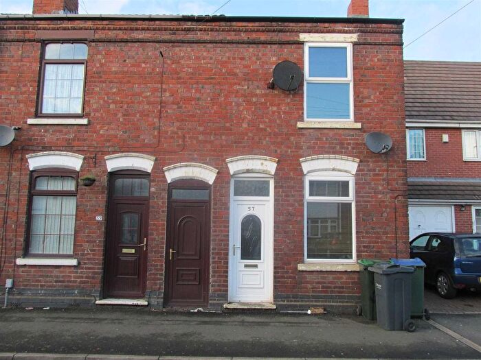 2 Bedroom End Of Terrace House To Rent In Two Bedroom Oak Road, West Bromwich, B70