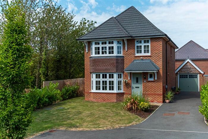 4 Bedroom Detached House For Sale In Green Hill Drive, Leyland, PR25