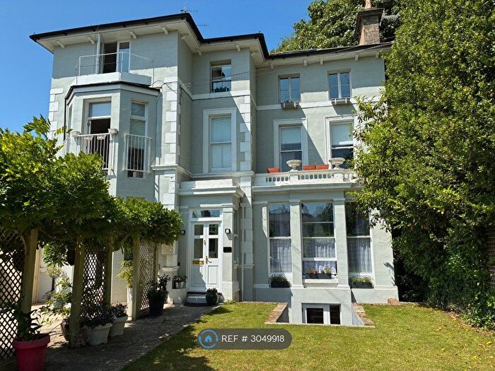3 Bedroom Flat To Rent In Park Road, Southborough, Tunbridge Wells, TN4