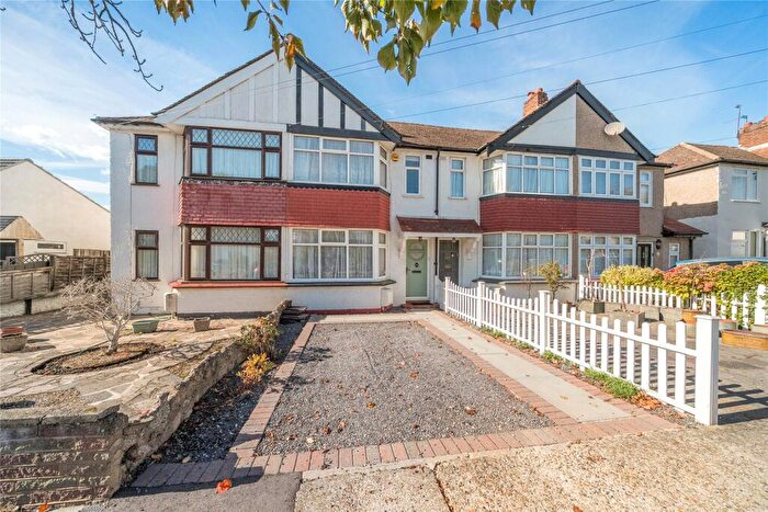 2 Bedroom Terraced House For Sale In Faringdon Avenue, Bromley, BR2