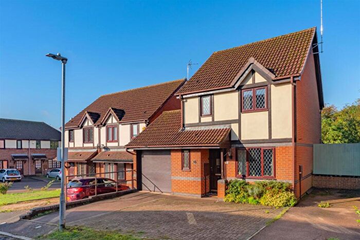 3 Bedroom Detached House For Sale In - St. Swithins Close, Kettering, NN15