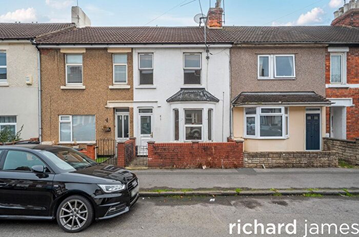 3 Bedroom Terraced House For Sale In Dean Street, Swindon, SN1