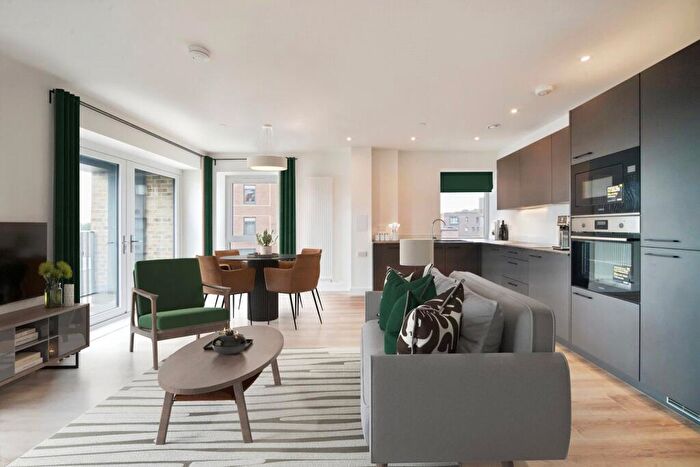 2 Bedroom Flat For Sale In Flat Redwing Court, Edgware Road, London, NW9