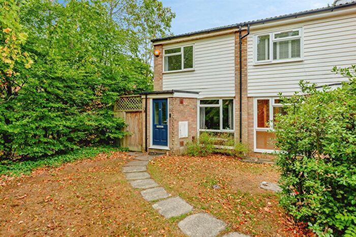 2 Bedroom End Of Terrace House For Sale In Silverstone Close, Redhill, RH1