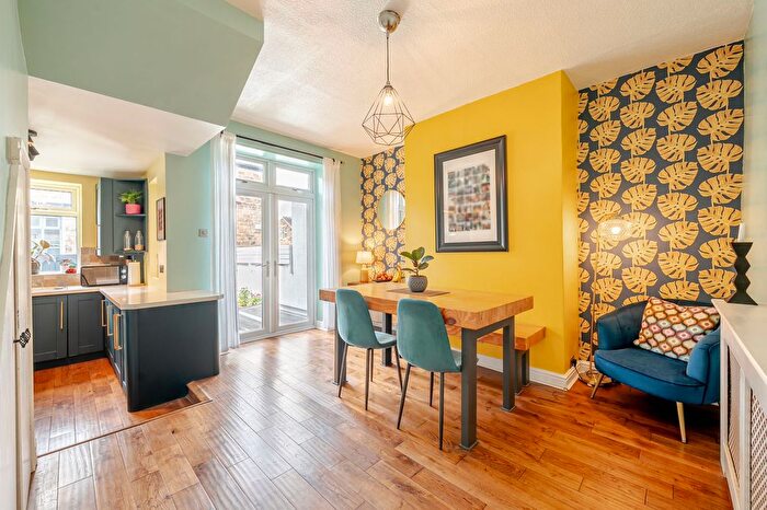 4 Bedroom Terraced House For Sale In Skipton Road, Harrogate, HG1