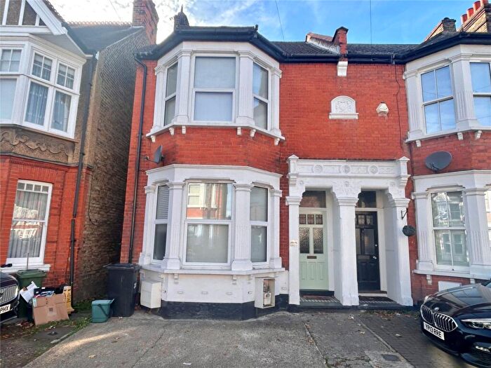 2 Bedroom Apartment To Rent In Queens Road, Bromley, BR1