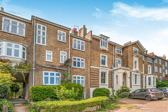 2 Bedroom Flat For Sale In Courtside, Dartmouth Road, Sydenham, London, SE26