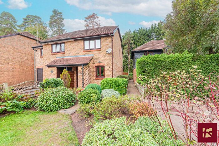 2 Bedroom Semi-Detached House For Sale In St. Andrews Close, Crowthorne, RG45