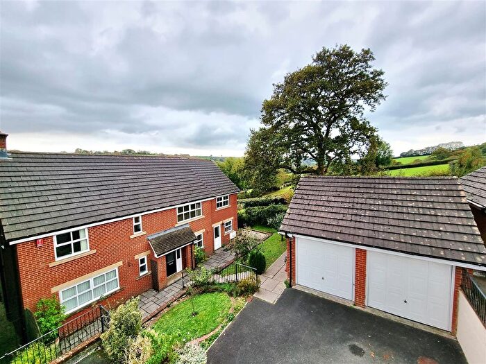 5 Bedroom Detached House For Sale In Mayne Close, Launceston, PL15