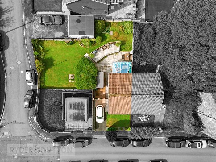 3 Bedroom Semi-Detached House For Sale In Andrew Street, Mossley, OL5