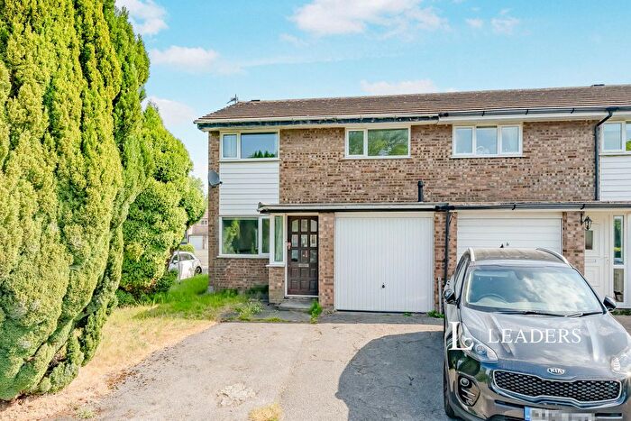 3 Bedroom Semi-Detached House To Rent In Armstrong Close, Birchwood, Warrington, WA3