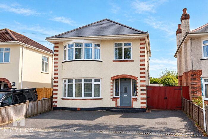 4 Bedroom Detached House For Sale In Corhampton Road, Bournemouth, BH6