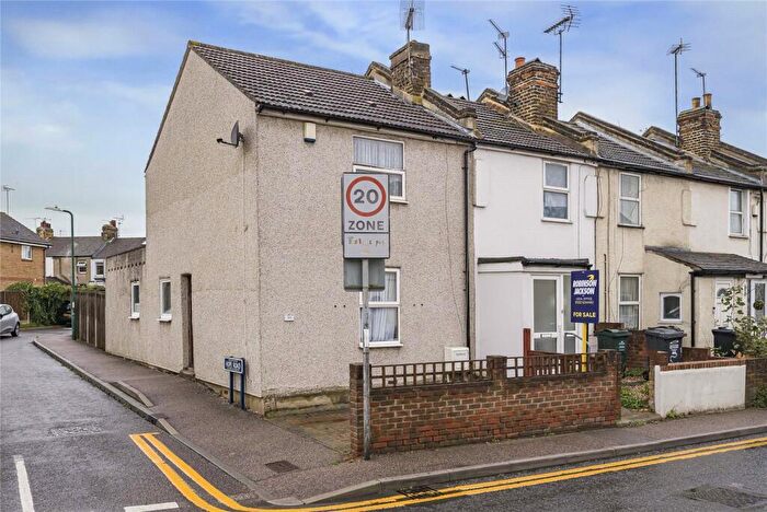 2 Bedroom End Of Terrace House For Sale In Stanhope Road, Swanscombe, Kent, DA10