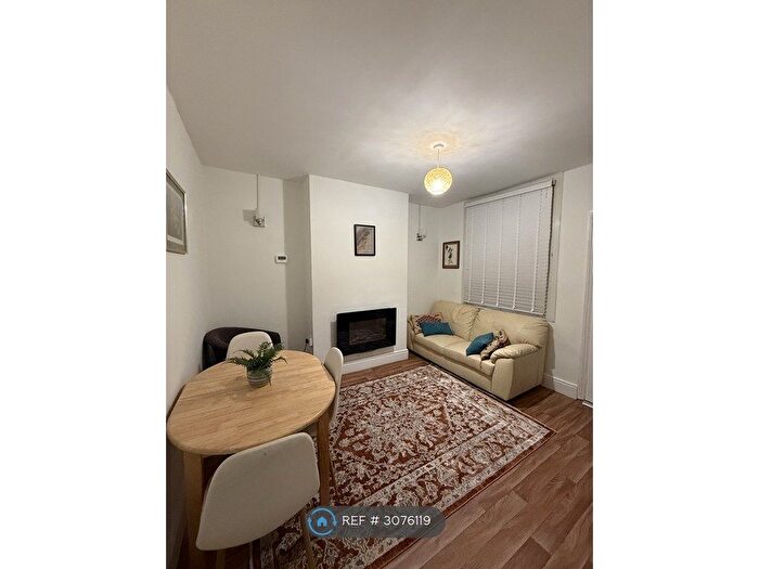 3 Bedroom Terraced House To Rent In Northampton, Northampton, NN1