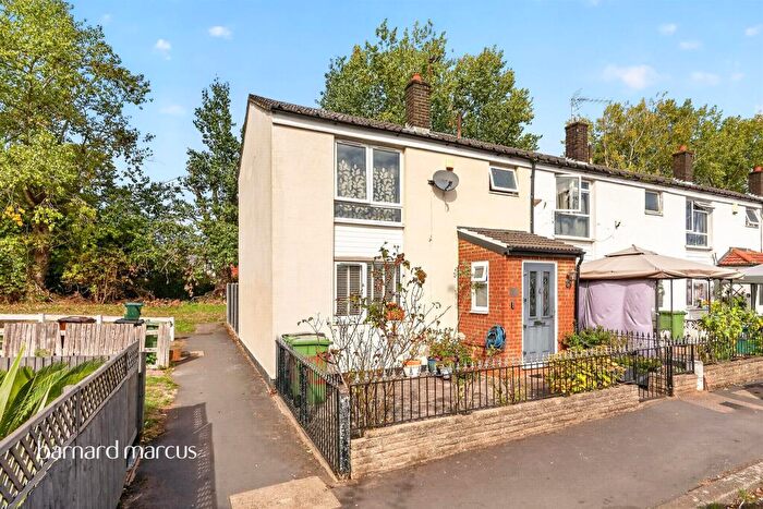 3 Bedroom End Of Terrace House For Sale In Gainsborough Road, Epsom, KT19
