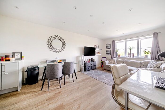 2 Bedroom Flat For Sale In Ceres Crescent, Epsom, KT17